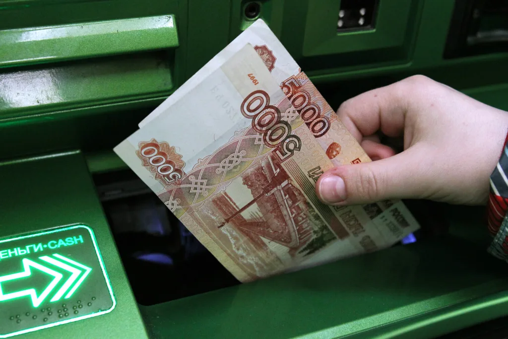 Жительница Новокузнецка потеряла 6 миллионов рублей, поверив в заработок на инвестициях